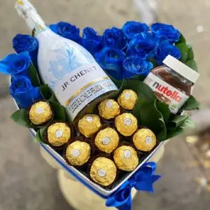Box de Lujo en Forma de Corazón con JP. Chenet, Nutella y Rosas Azules